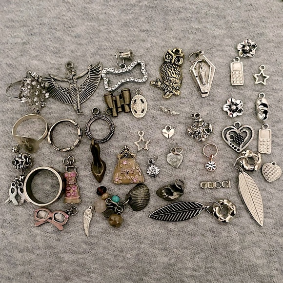 Mix Lot Of Charms And Pendants With Rings - Picture 1 of 5